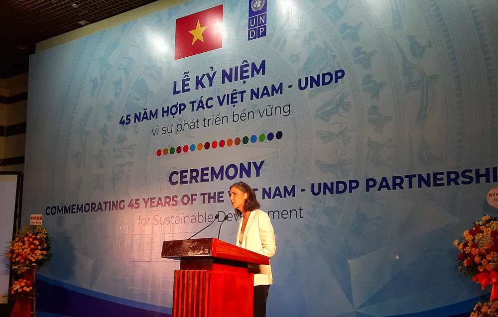 Bà Ramla Khalidi, Trưởng Đại diện thường trú UNDP ở Việt Nam nhấn mạnh: ba yếu tố đóng góp vào thành công của quan hệ đối tác UNDP-Việt Nam đó là lòng tin, có những giá trị chung và sự cởi mở Bà Ramla Khalidi, Trưởng Đại diện thường trú UNDP ở Việt Nam nhấn mạnh: ba yếu tố đóng góp vào thành công của quan hệ đối tác UNDP-Việt Nam đó là lòng tin, có những giá trị chung và sự cởi mở