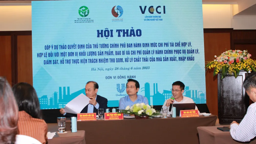 Định mức chi phí tái chế đang là gánh nặng cho doanh nghiệp