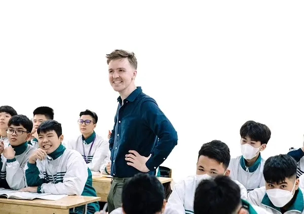 Tình nguyện viên Tổ chức Hòa bình Mỹ dạy tiếng Anh cho học sinh TPHCM ảnh 1