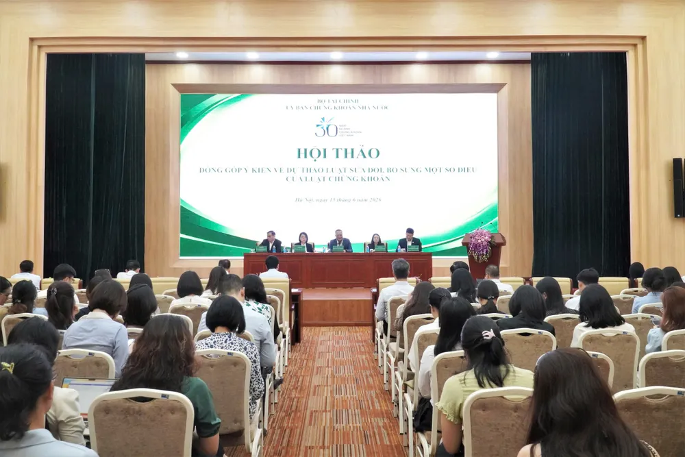 Phien thao luan.jpg