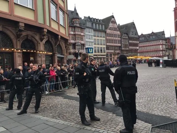 First News được chọn ký hợp đồng bản quyền xuất bản sách của Tổng thống Pháp Macron ảnh 4