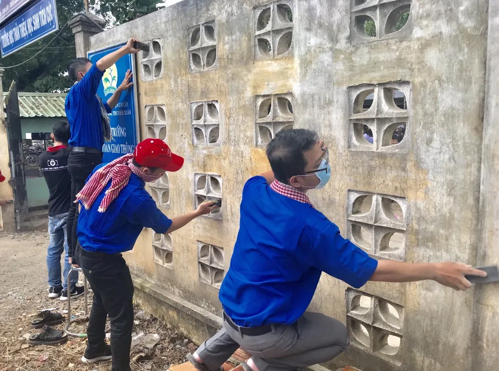 “Hành trình Việt Nam đất nước tôi yêu” mang trung thu đến với trẻ em Tiền Giang  ảnh 8