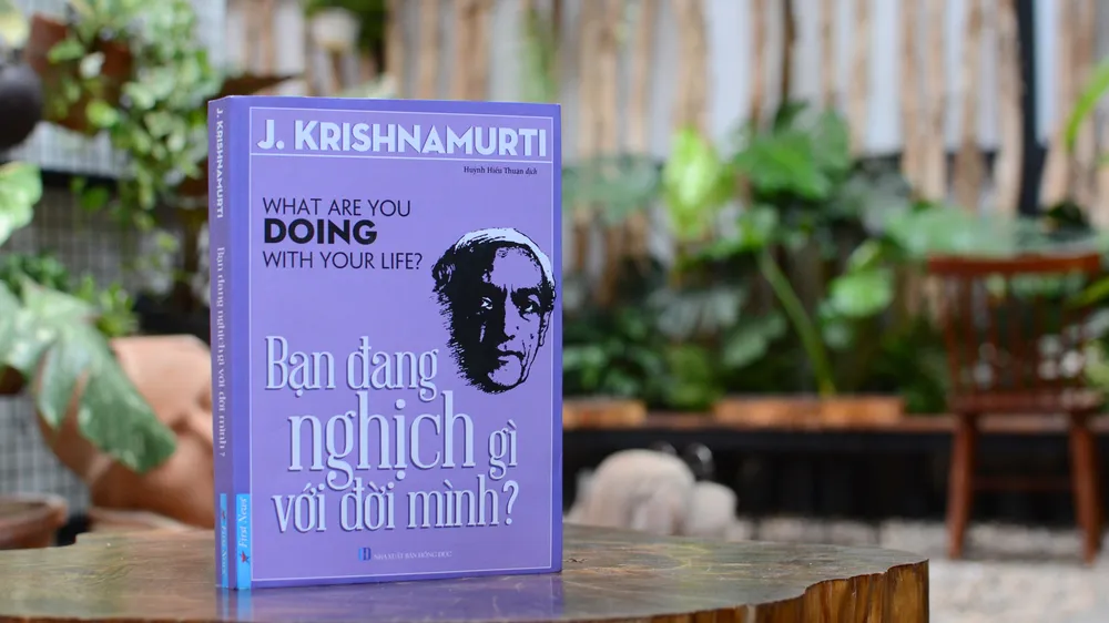 Bìa sách Bạn đang nghịch gì với đời mình?