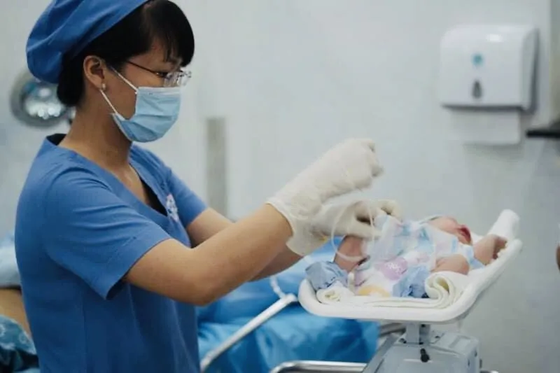 Những “heo vàng” đầu tiên chào đời đúng thời khắc giao thừa ảnh 2