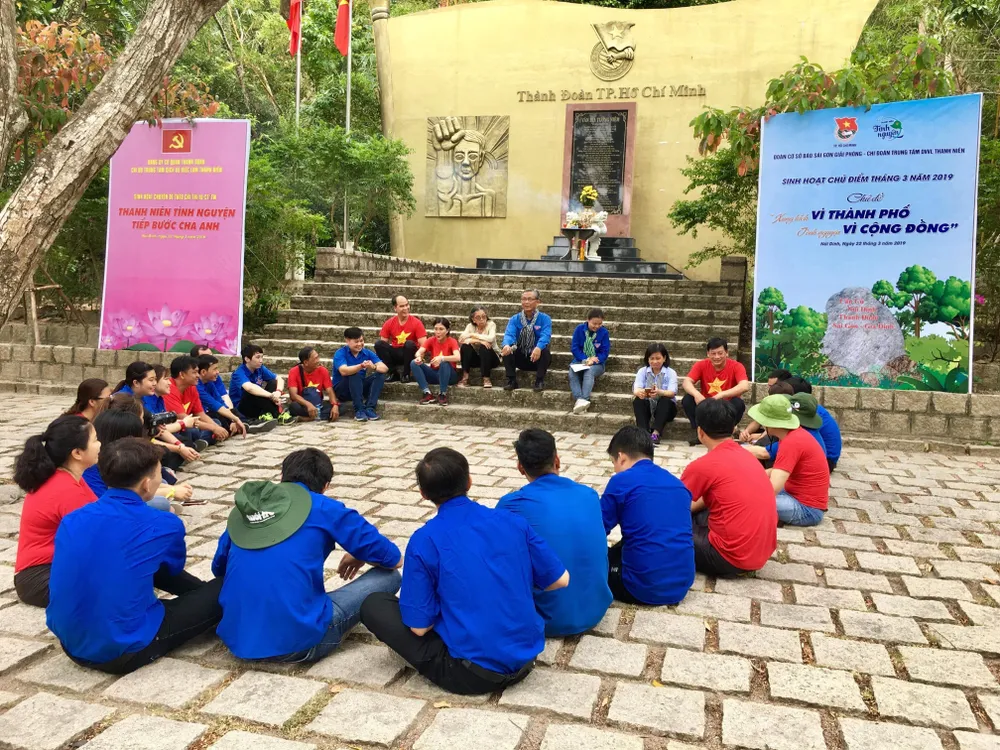 Trao sân chơi, tủ sách thiếu nhi cho trẻ vùng xa tỉnh Tây Ninh ảnh 6