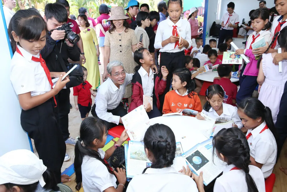 Tặng thư viện container cho Trường Tiểu học Mỹ Hòa 1, Tháp Mười, Đồng Tháp ảnh 2