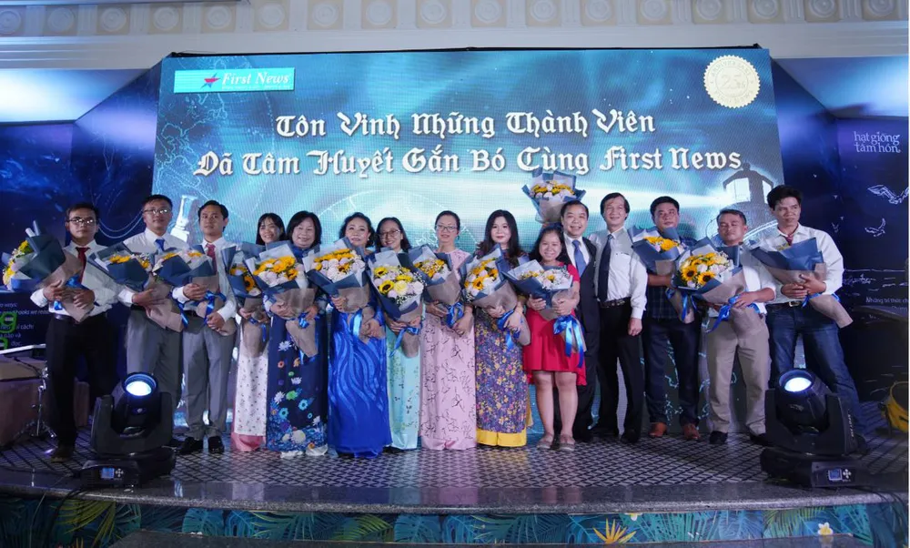 Trao tặng 25.000 cuốn sách Hạt giống tâm hồn cho người khuyết tật và tù nhân ảnh 1