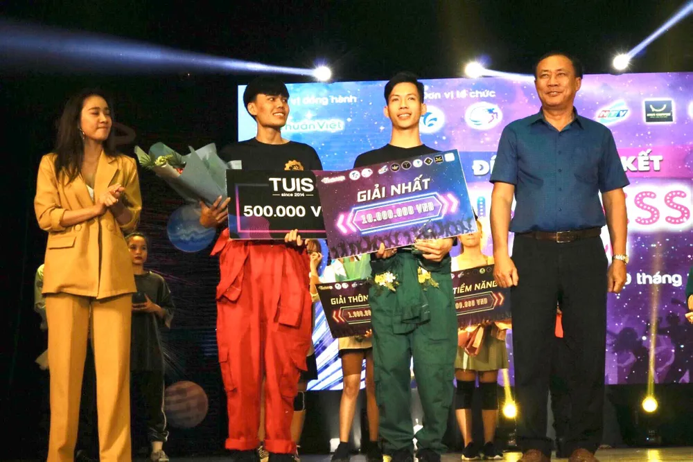 Sinh viên với “Bước nhảy vượt thời gian” ảnh 1