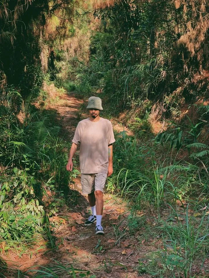 Im ắng hơn nửa năm, Đen Vâu trở lại với ca khúc có tên lạ tai ảnh 2