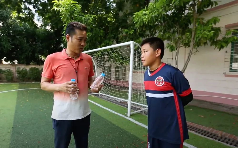 HLV Nguyễn Hồng Sơn và 2 bảo mẫu chính thức “truy tìm” chân sút tài năng Cầu thủ nhí 2020 ảnh 4