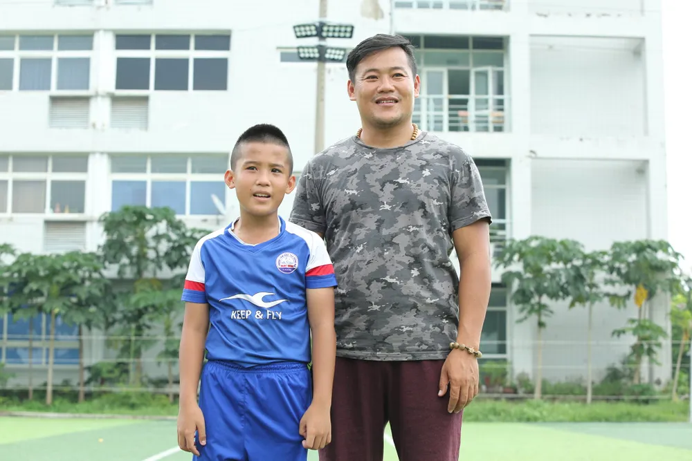 HLV Nguyễn Hồng Sơn và 2 bảo mẫu chính thức “truy tìm” chân sút tài năng Cầu thủ nhí 2020 ảnh 9