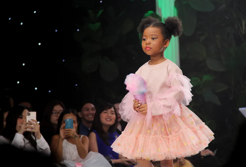 Thanh Hằng, Lan Khuê làm vedette show diễn IVAN 6 ảnh 11