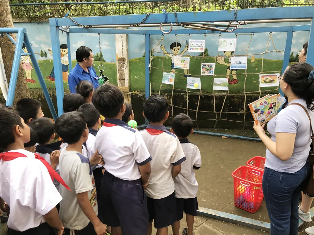 Mang “Trăng rằm tuổi thơ” về với trẻ em vùng sâu tỉnh Đồng Nai ảnh 6