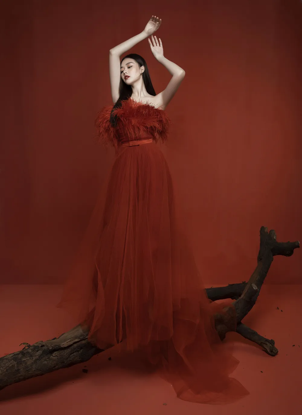 Á hậu Tường San đẹp ma mị trong bộ ảnh đón trung thu ảnh 2