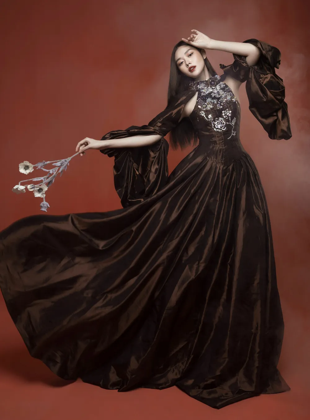 Á hậu Tường San đẹp ma mị trong bộ ảnh đón trung thu ảnh 5