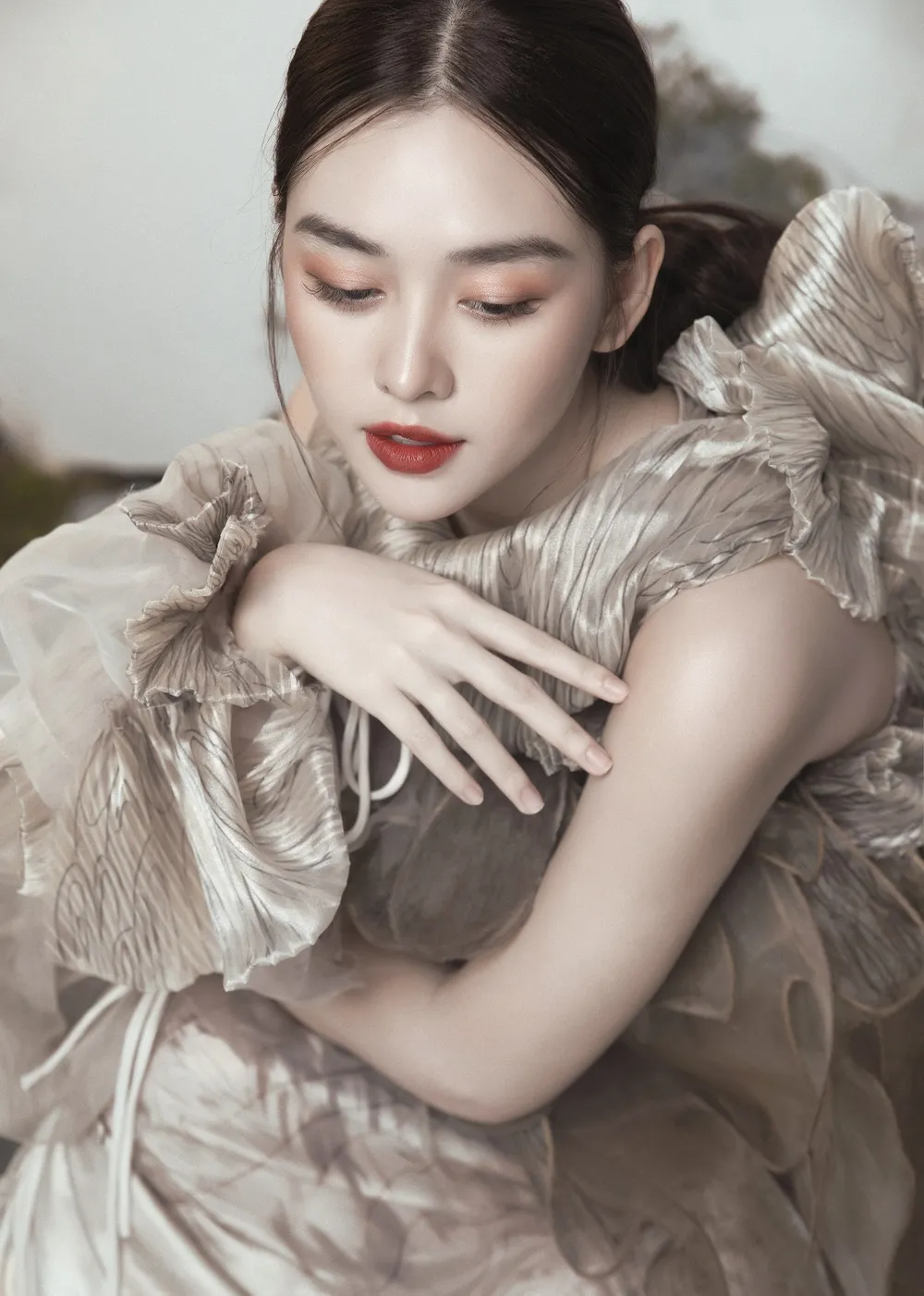 Á hậu Tường San đẹp ma mị trong bộ ảnh đón trung thu ảnh 7