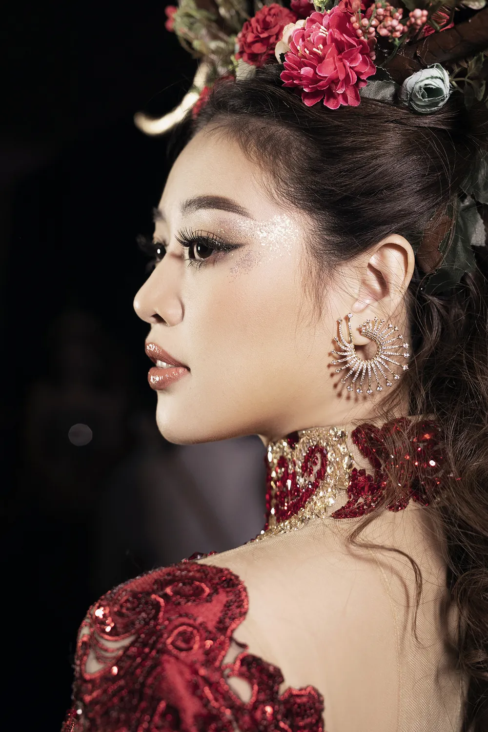 Khánh Vân, Lan Khuê, Lương Thuỳ Linh, Tường San khai mạc Vietnam Runway Fashion Week 2020 ảnh 5
