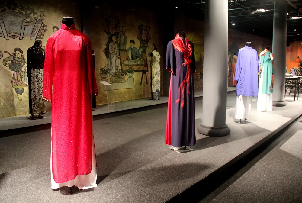 Tiếp nhận hiện vật áo dài của các nhà giáo, nhà hoạt động văn hóa ảnh 2