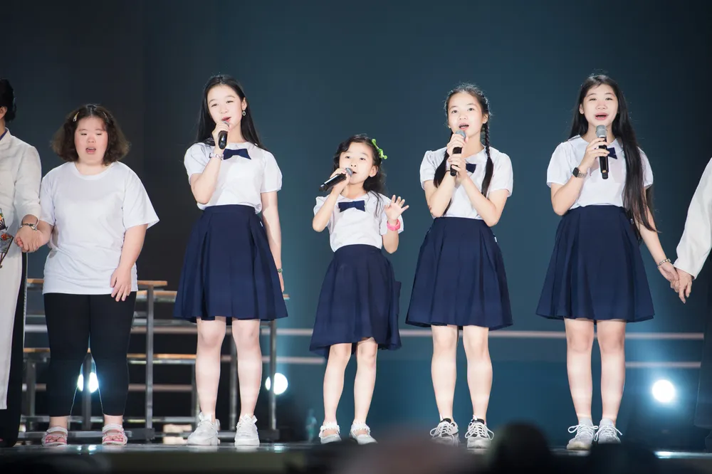 Dàn sao tất bật chuẩn bị cho đêm chung kết Hoa hậu Việt Nam 2020 ảnh 11