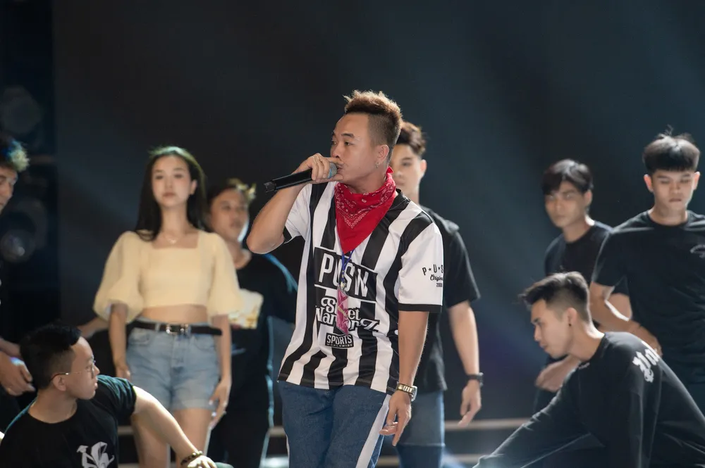 Dàn sao tất bật chuẩn bị cho đêm chung kết Hoa hậu Việt Nam 2020 ảnh 6