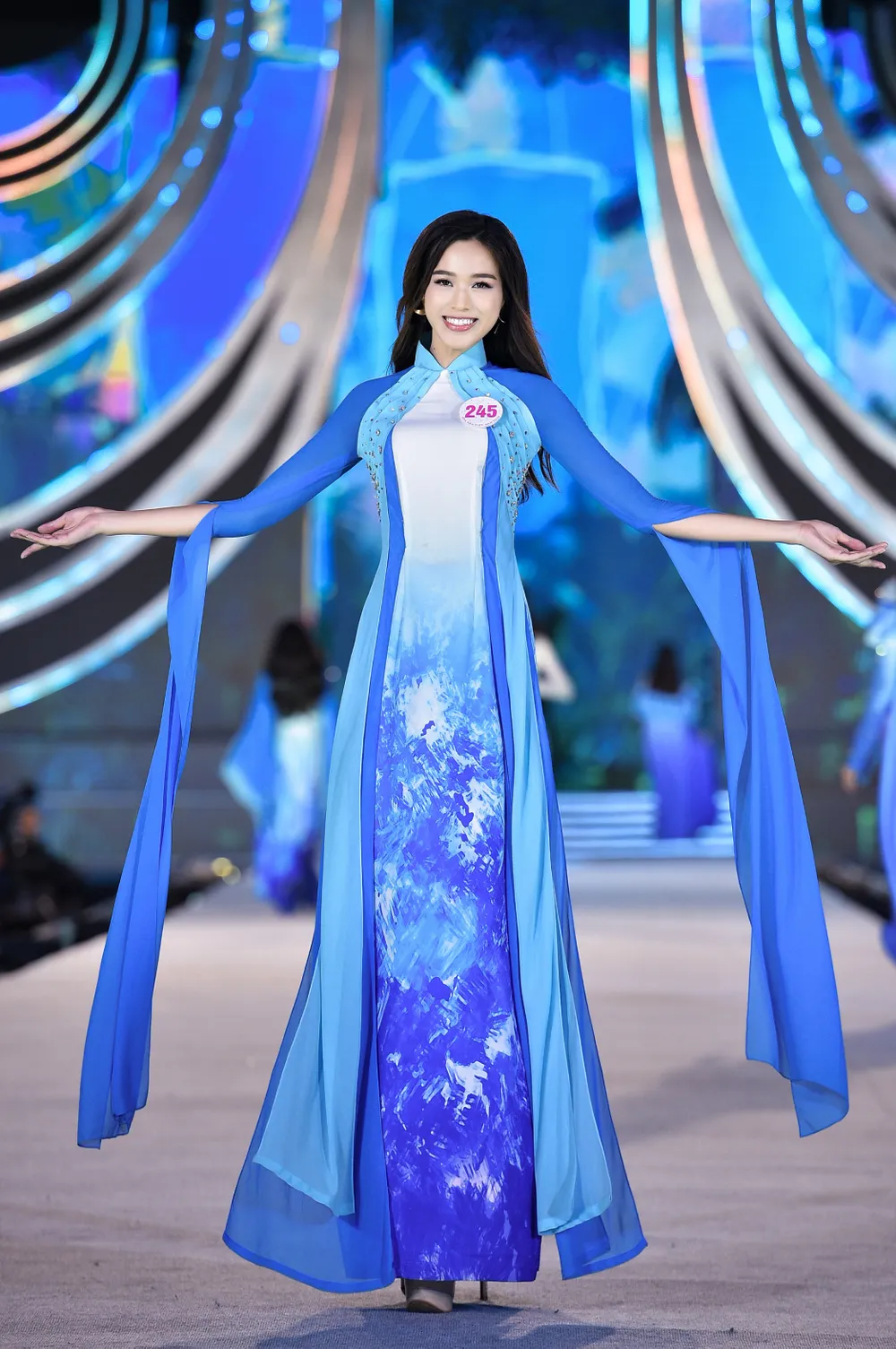 Cận cảnh nhan sắc tân ​Hoa hậu Đỗ Thị Hà  ảnh 8