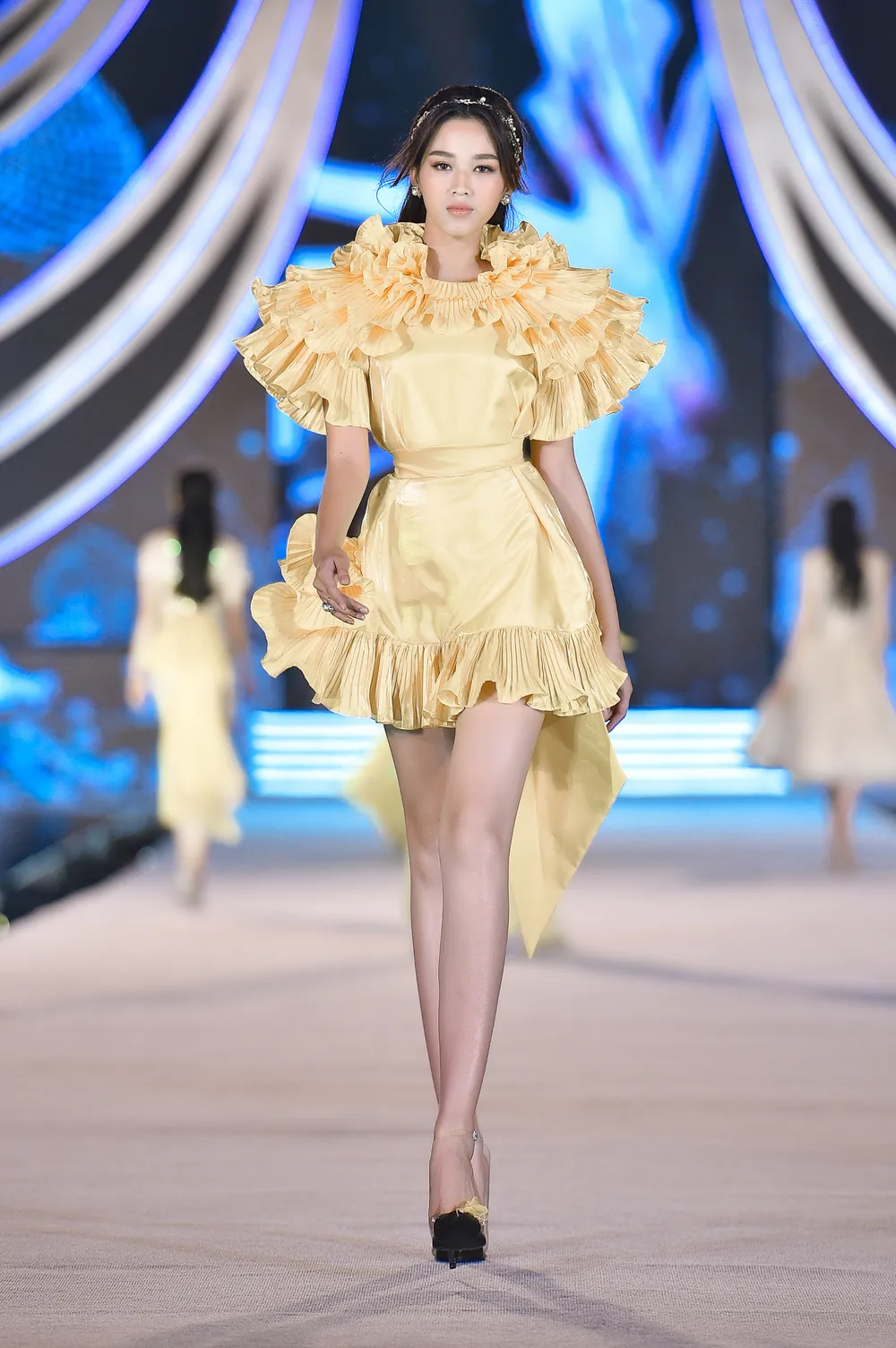 Cận cảnh nhan sắc tân ​Hoa hậu Đỗ Thị Hà  ảnh 7