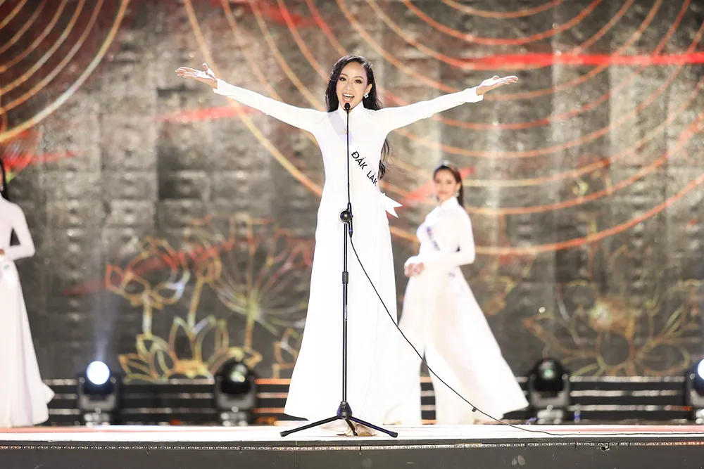 Top 30 thí sinh Hoa khôi Du lịch Việt Nam 2020 hoàn tất đêm thi Bán kết ảnh 7
