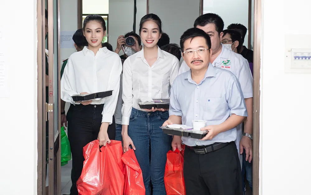 Chuyến từ thiện đầu tiên của Tân Hoa hậu Đỗ Thị Hà ảnh 3