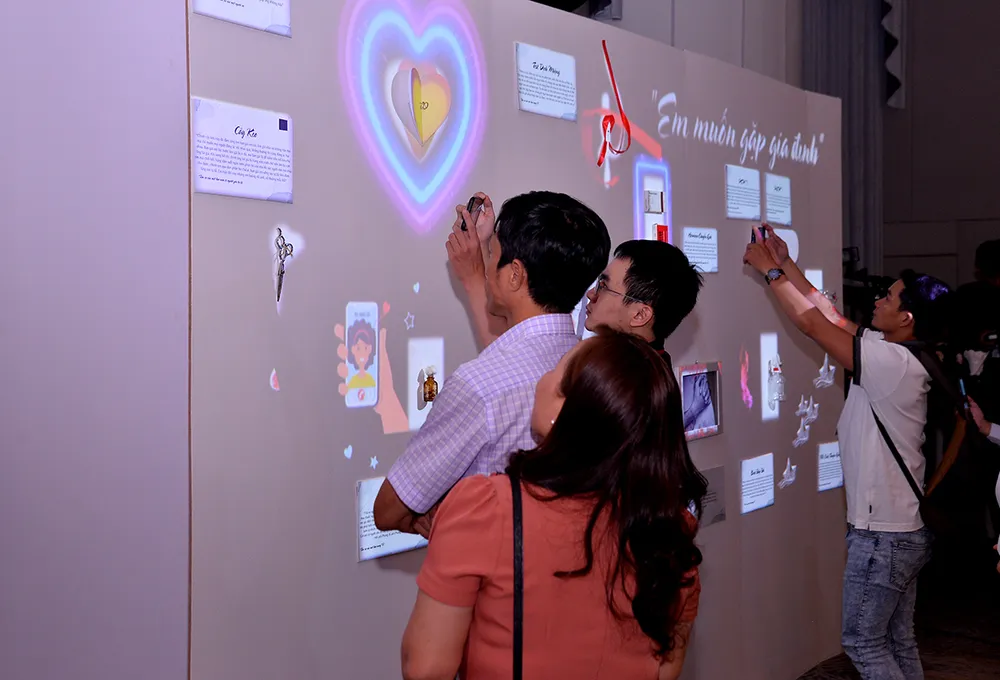 Đông đảo nghệ sĩ đồng hành đêm hội ngộ “Cảm xúc 30 năm” ảnh 8