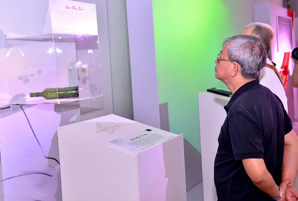 Đông đảo nghệ sĩ đồng hành đêm hội ngộ “Cảm xúc 30 năm” ảnh 9