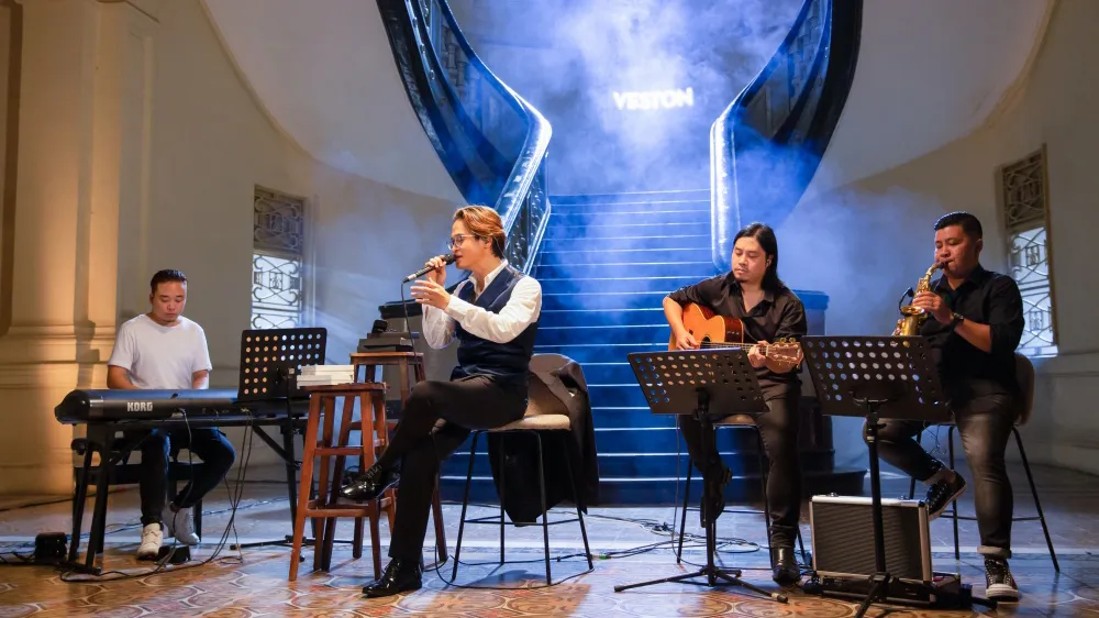 Hà Anh Tuấn livestream công bố chính thức phát hành album mới và bán vé live concert "The Veston"