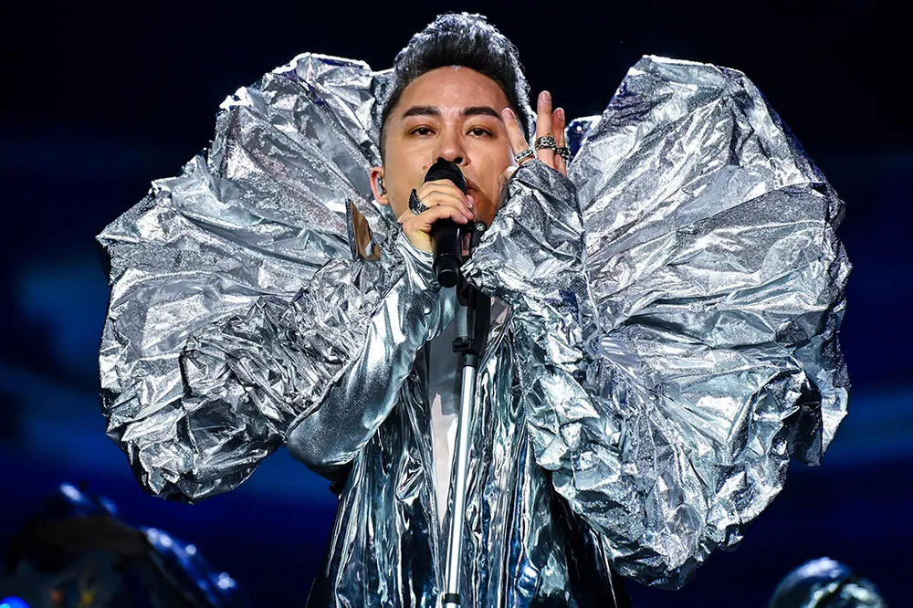 Hành trình một kiếp sống trong album “Human” của Tùng Dương ảnh 3