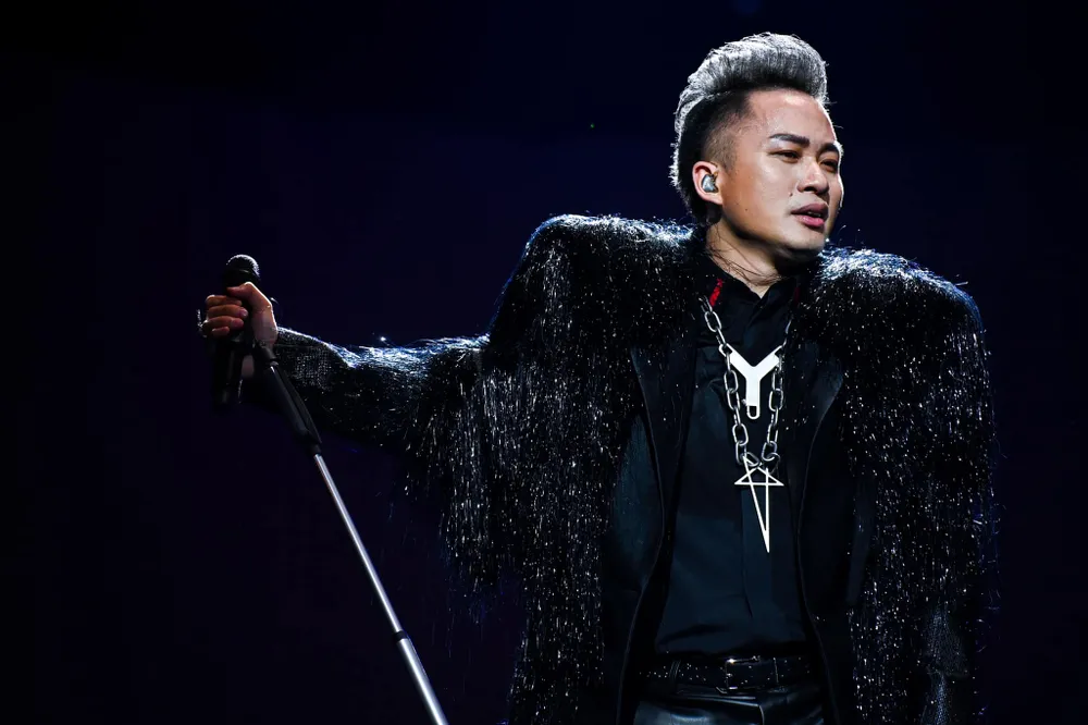 Hành trình một kiếp sống trong album “Human” của Tùng Dương ảnh 2