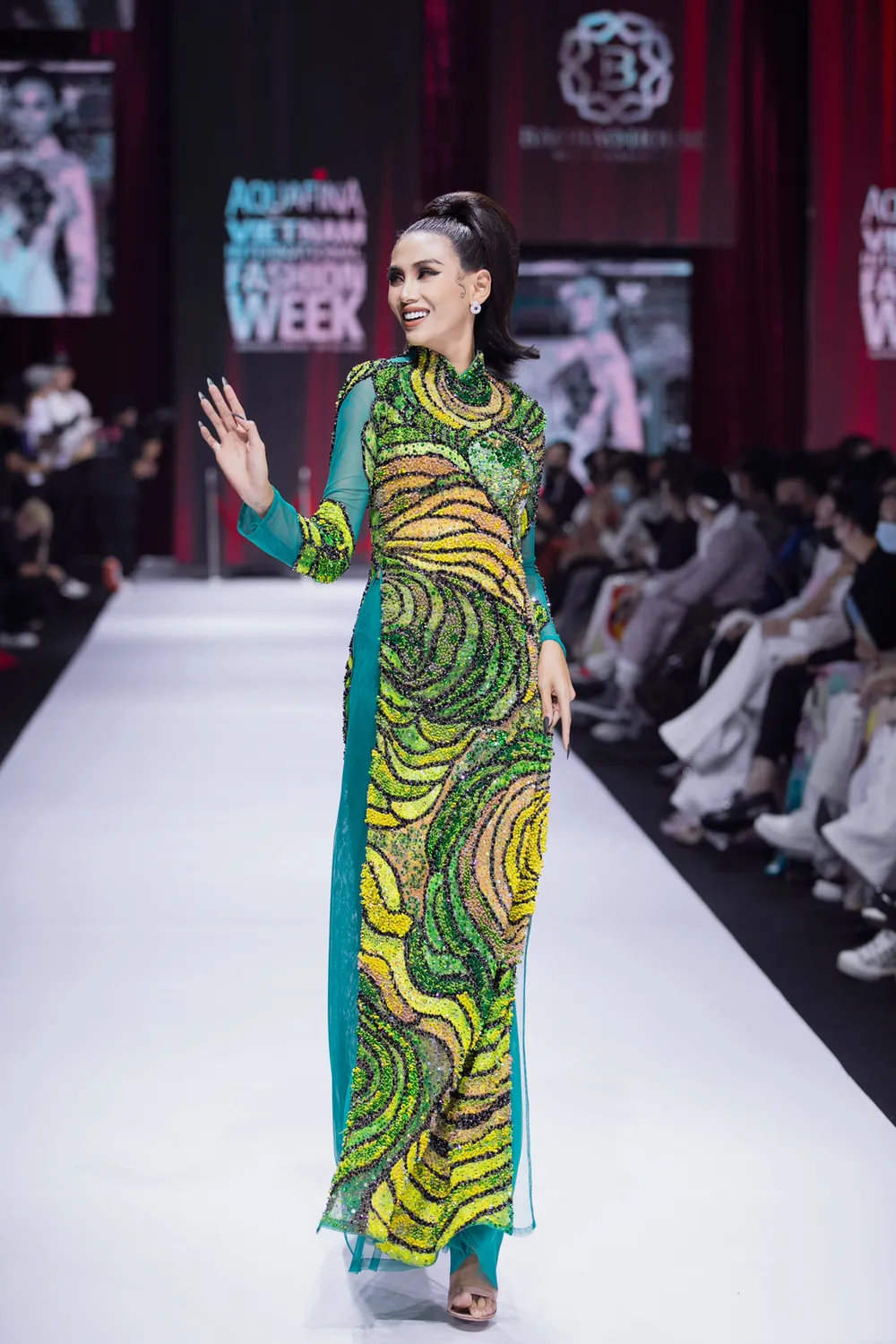 Trương Ngọc Ánh, Đức Hải trở lại sàn catwalk sau gần 10 năm ảnh 10