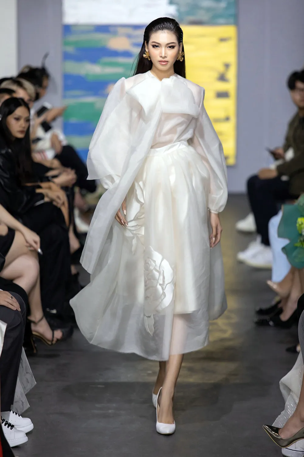 NTK Trần Hùng tổ chức show thời trang tại Việt Nam thuộc khuôn khổ London Fashion Week ảnh 4