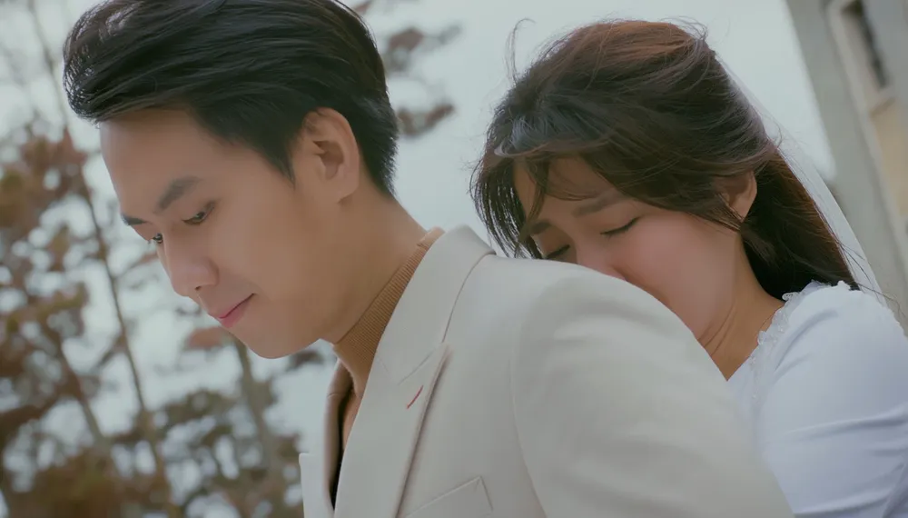 Nguyễn Minh Cường dàn dựng tiết mục hợp xướng 30 người “Hoa nở không màu” cùng tiếng hát Barry Nam Bảo ảnh 3