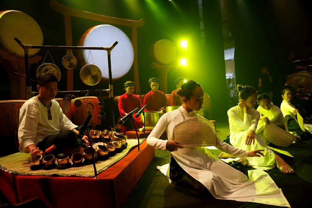 Kể chuyện lịch sử bằng nhạc cụ dân tộc theo phong cách nghệ thuật đương đại ảnh 3