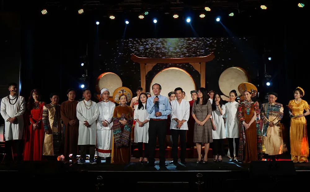 Kể chuyện lịch sử bằng nhạc cụ dân tộc theo phong cách nghệ thuật đương đại ảnh 4