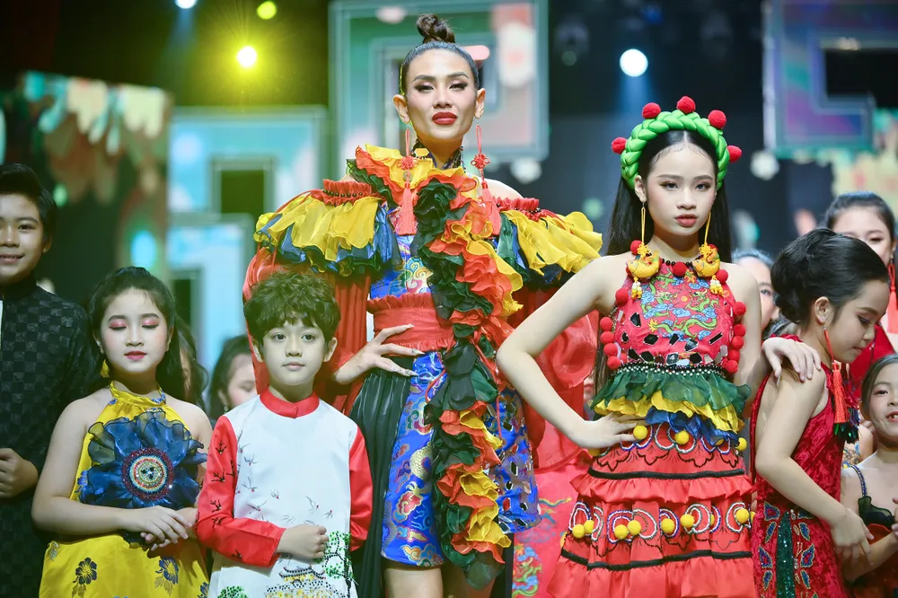 Mang câu chuyện lịch sử tới lễ hội áo dài  ảnh 6