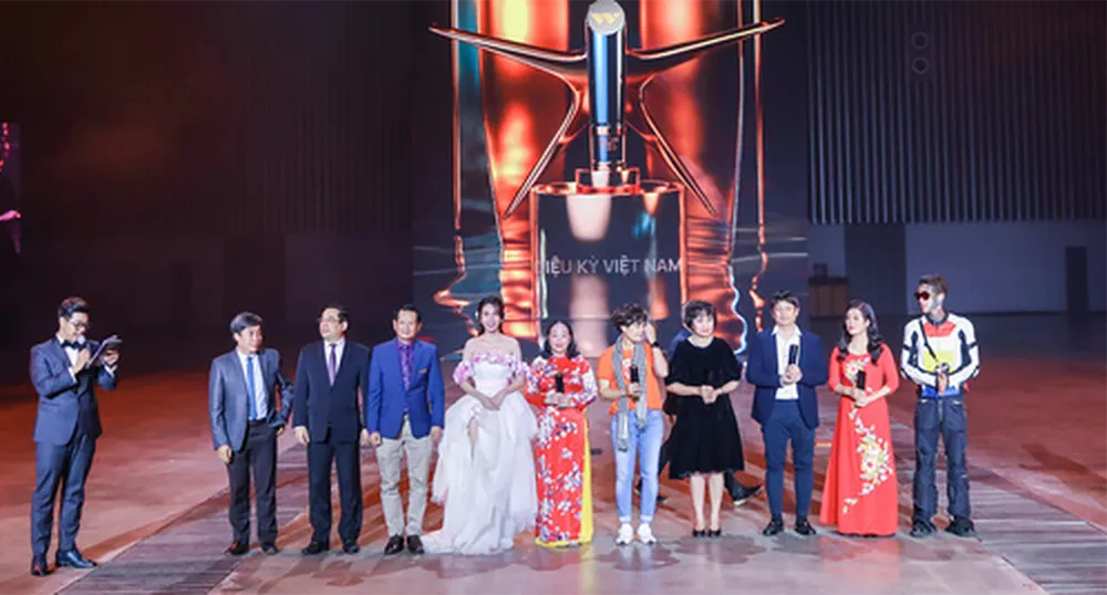 Thủy Tiên, Jack, MCK, Dế Choắt, Binz… được vinh danh tại WeChoice Awards 2020 ảnh 1