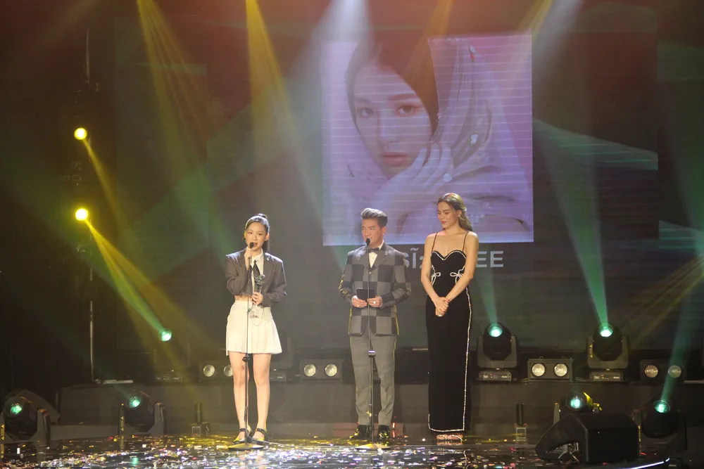 Binz và Amee đoạt giải ca sĩ của năm tại Giải thưởng Làn sóng xanh 2020 ảnh 6