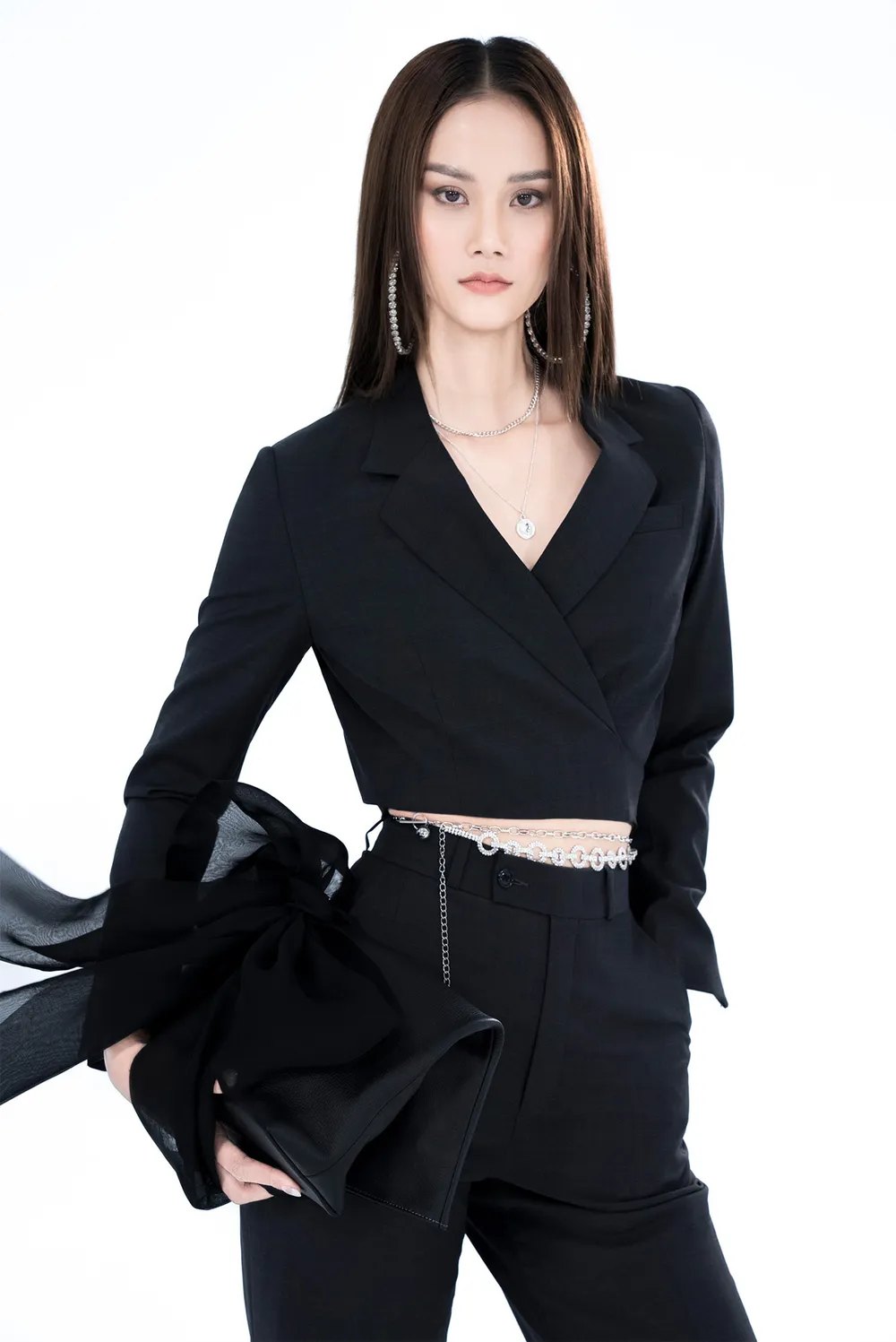 Ra mắt bộ sưu tập lấy cảm hứng “Nàng thơ” Hương Ly  ảnh 11