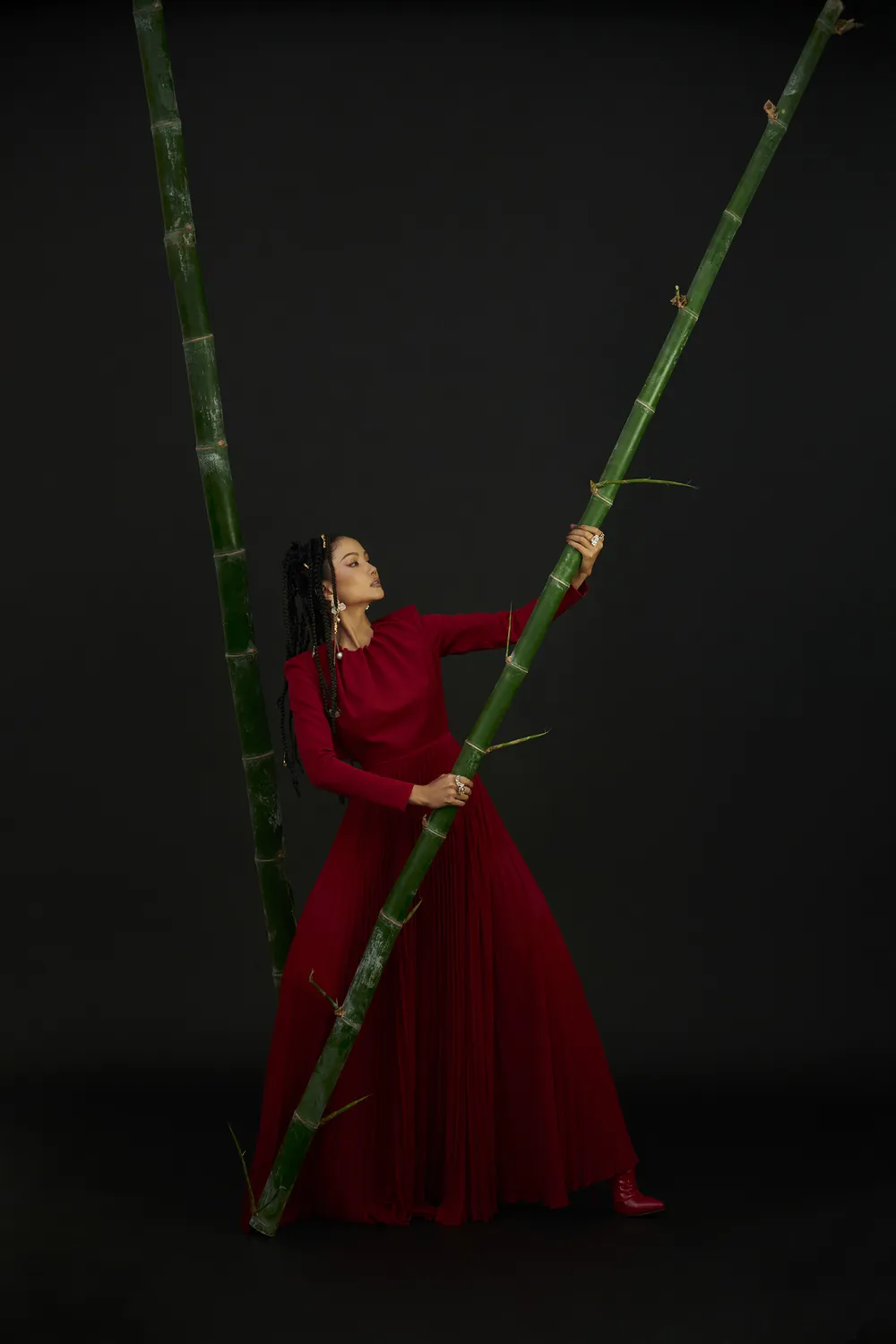 Hoa hậu H’Hen Niê gửi gắm những thông điệp về phụ nữ trong bộ ảnh mừng 8-3 ảnh 9