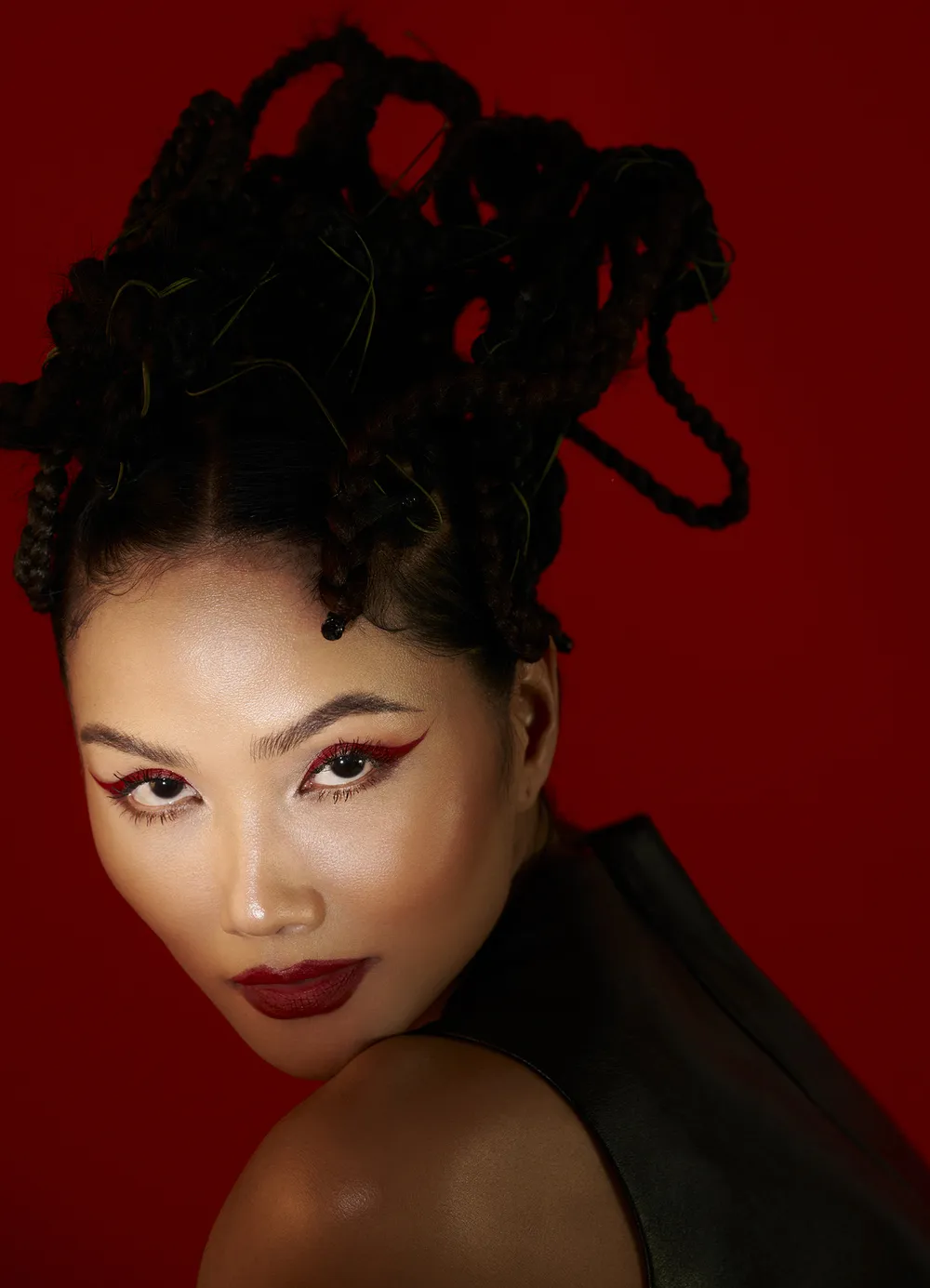 Hoa hậu H’Hen Niê gửi gắm những thông điệp về phụ nữ trong bộ ảnh mừng 8-3 ảnh 5