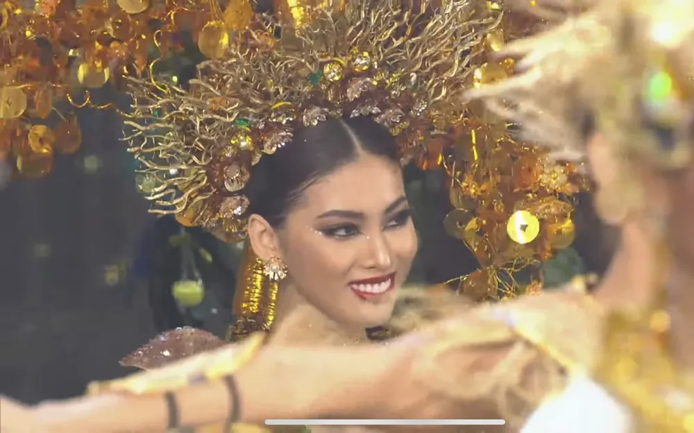 Á hậu Ngọc Thảo trình diễn Quốc phục trên sân khấu Miss Grand International 2020 ảnh 3