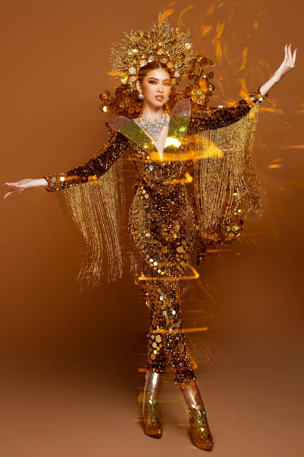 Á hậu Ngọc Thảo trình diễn Quốc phục trên sân khấu Miss Grand International 2020 ảnh 5