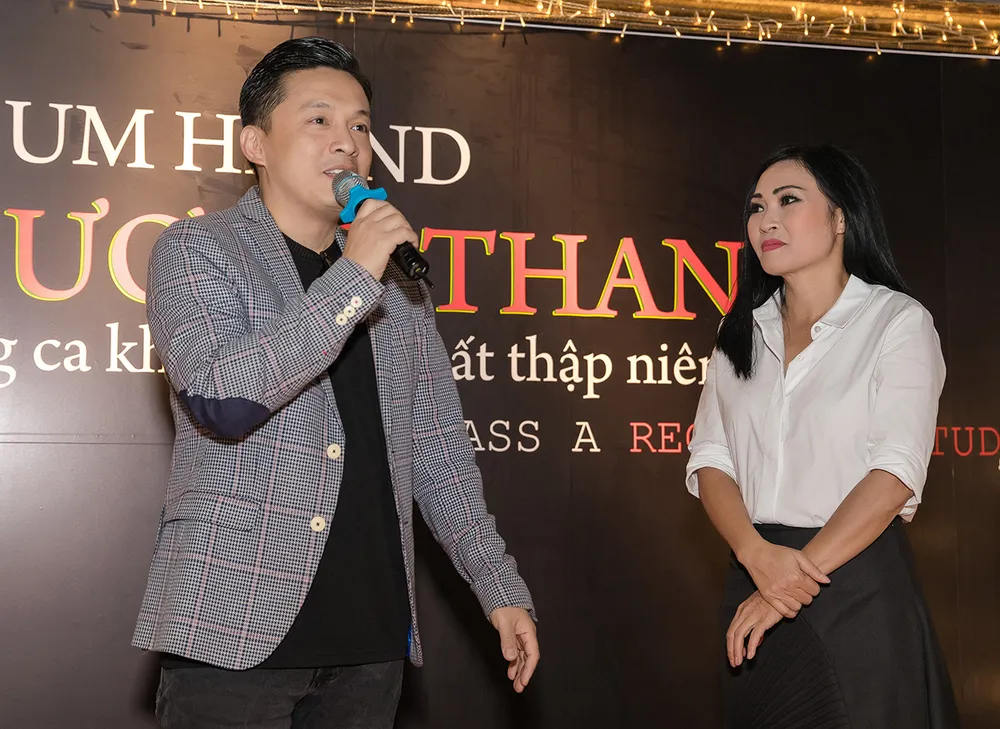 Phương Thanh lần đầu giới thiệu 3 định dạng album băng cối, đĩa than, CD cho sự trở lại  ảnh 4