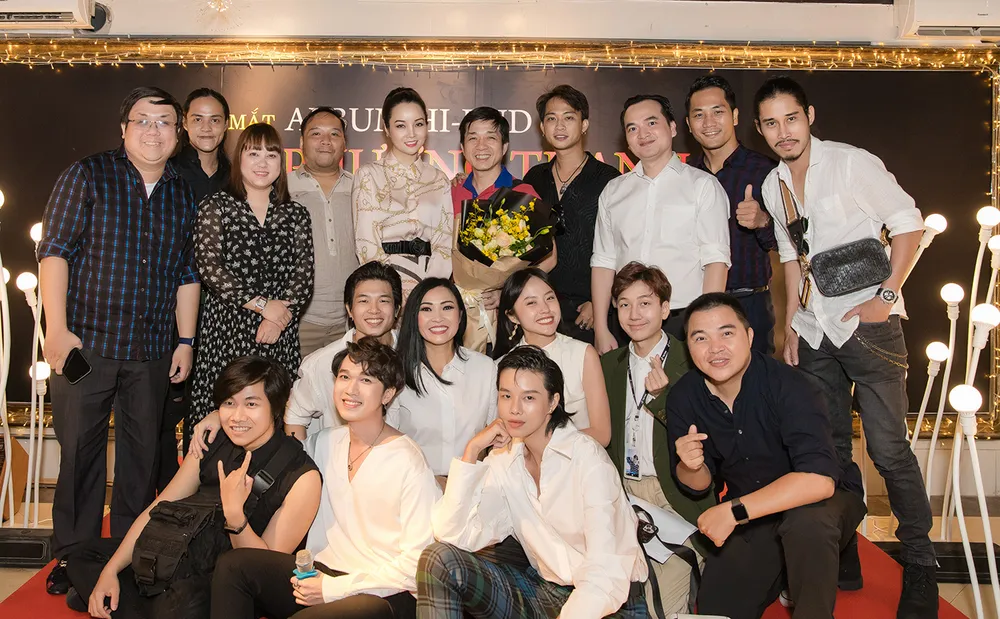 Phương Thanh lần đầu giới thiệu 3 định dạng album băng cối, đĩa than, CD cho sự trở lại  ảnh 5