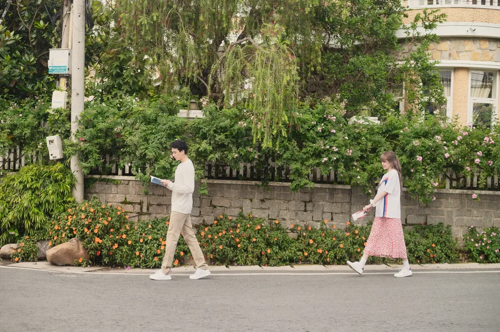 Thiều Bảo Trâm hát nhạc tỏ tình trong MV “Love Rosie” ảnh 4