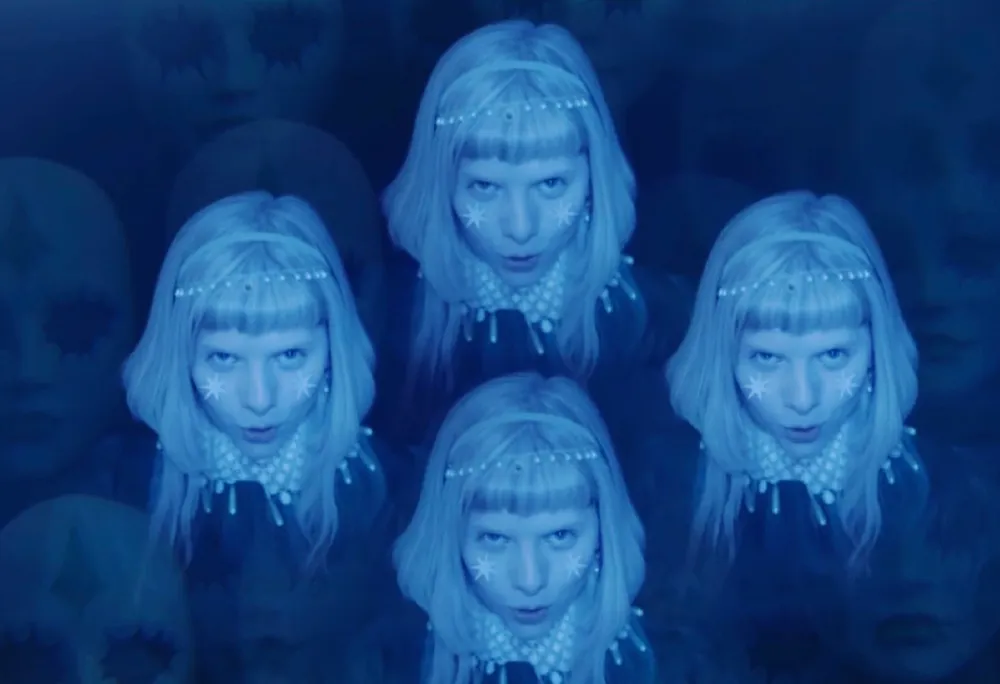 Aurora ​trở lại cùng “Cure for me” ảnh 2